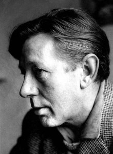 El escritor inglés Laurie Lee