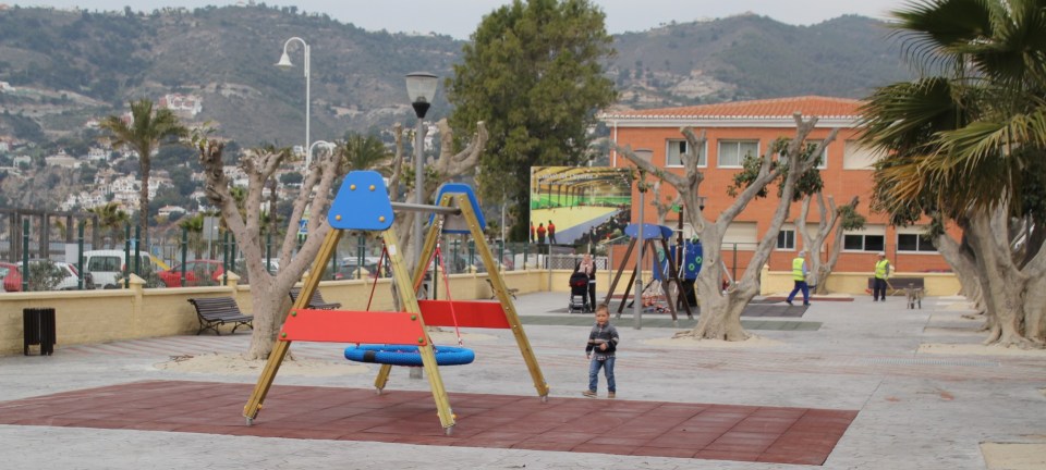 PARQUE INFANTIL LA HERRADURA 2