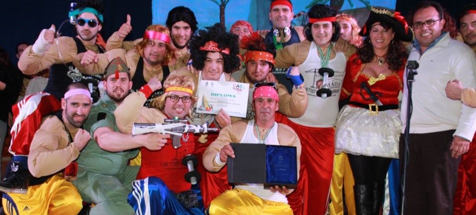 PRIMER PREMIO COMPARSAS 2014 DE LA HERRADURA A  LOS QUE VAN A LEVANTAR EL PAIS 2