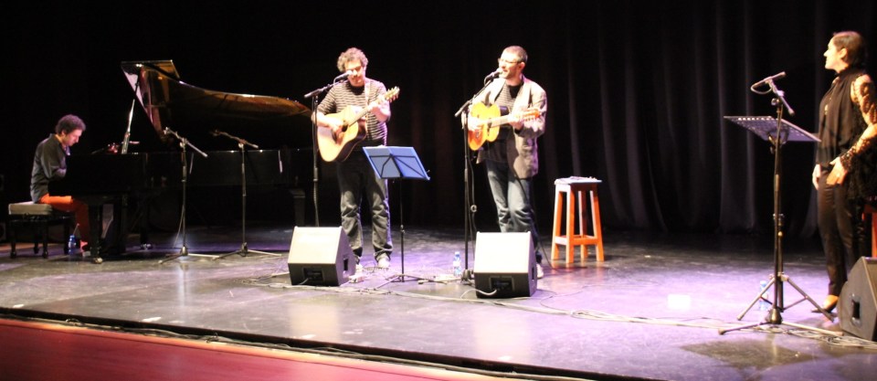 Bello recital poético musical el que acogió la Casa de la Cultura de Almuñécar
