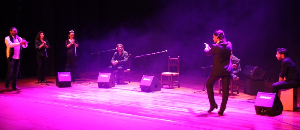 ASI ARRANCO EL ESPECTACULO EL BAILAOR IVAN VARGAS EN ALMUÑECAR 14 2