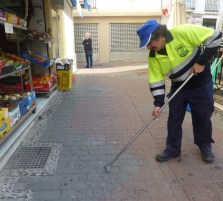 LIMPIEZA CERA PLAZA HIGUITOS ALMUÑECAR 2