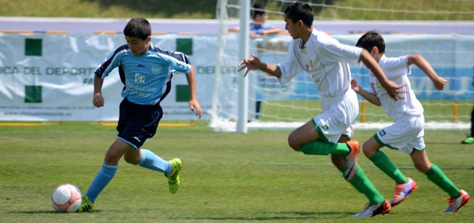 Granada golea en el arranque del Campeonato Alevín Fútbol 7