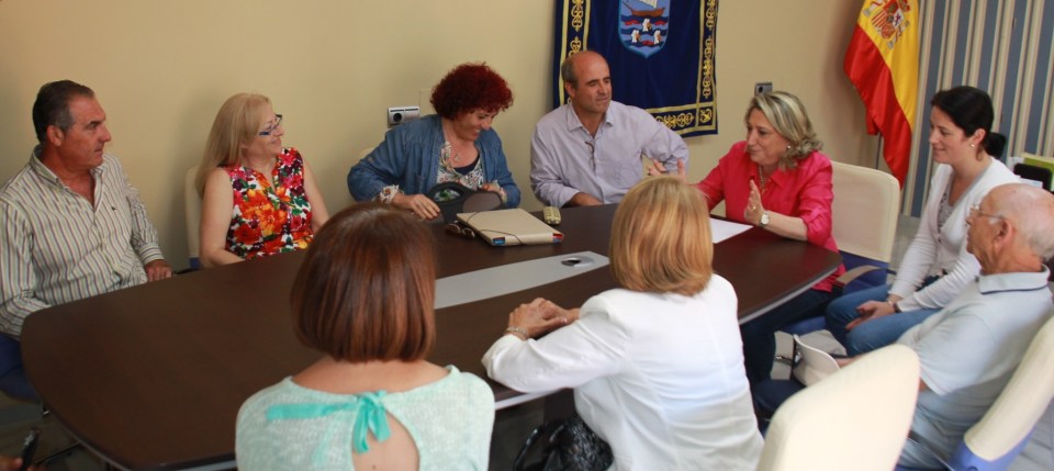 ALCALDESA CON VECINOS LA PALOMA 14 2