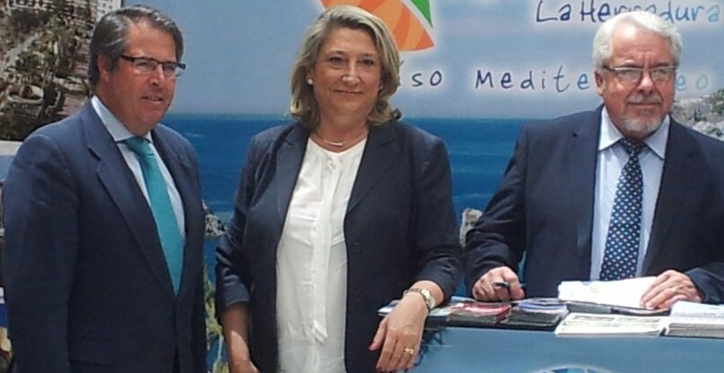 ALCALDESA DE ALMUÑECAR JUNTO AL CONCEJAL DE TURISMO SEVILLA Y RAFAEL LAMELAS 14 2