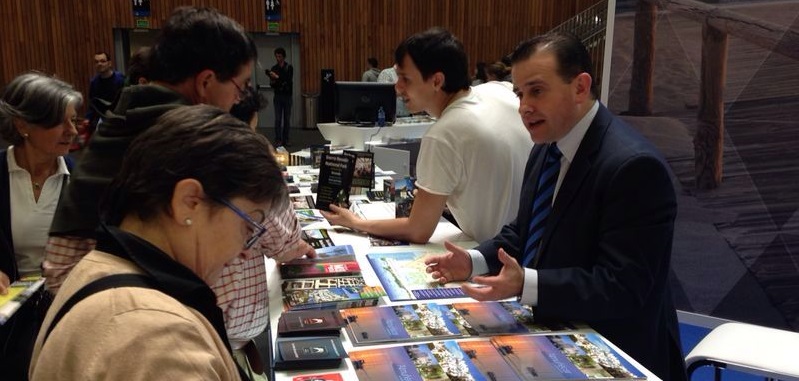 ALMUÑECAR ESTUVO PRESENTE CON FELIPE PUERTAS EN EXPOVACACIONES DE BILBAO 2