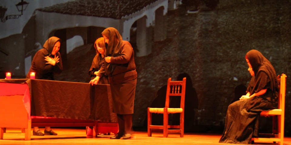 El Taller de Teatro de Almuñécar presento con éxito “Bodas de Sangre” 