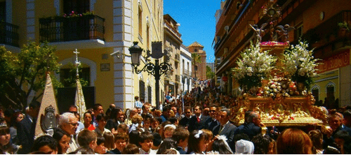 El Corpus Christi ha procesionado este domingo por las calles de Almuñécar