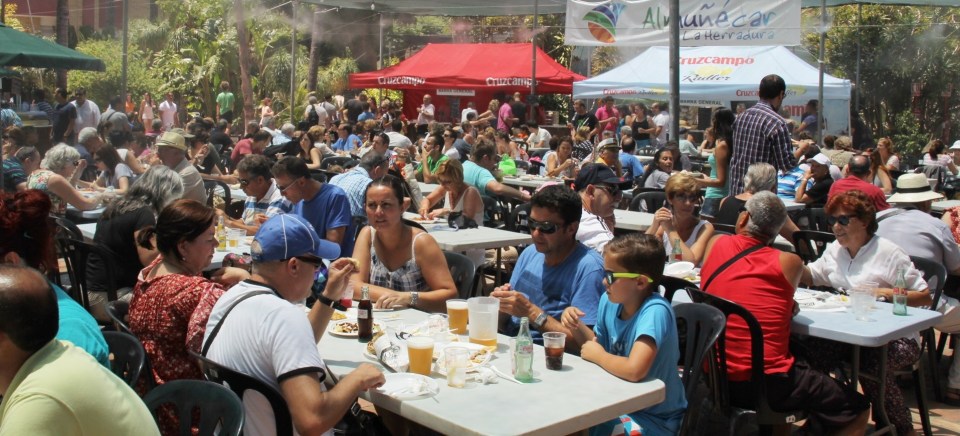 AMBIENTE ESTE DOMINGO FERIA GASTRONOMICA ALMUÑECAR 14 2