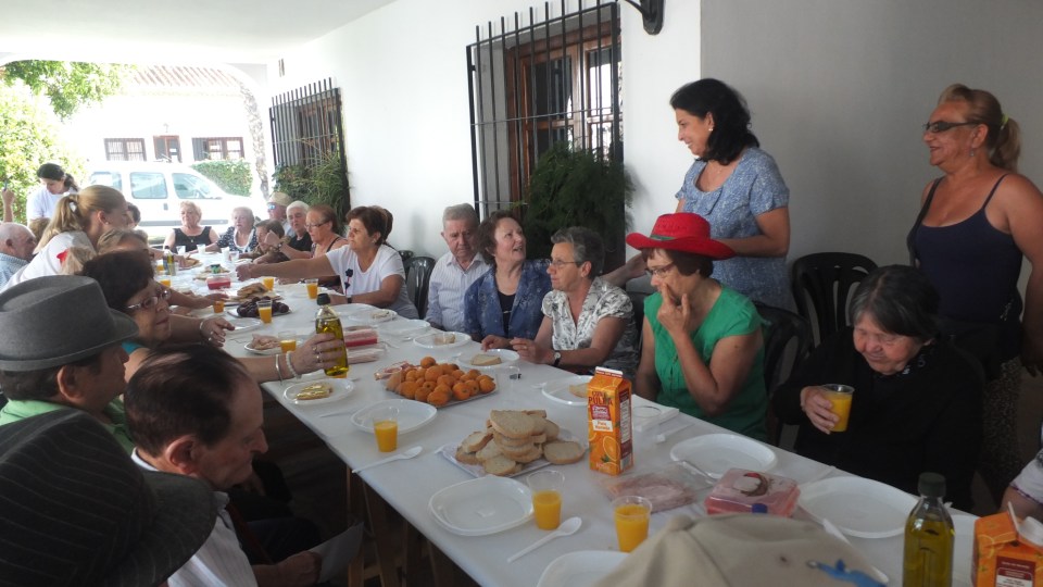 Charla sobre hábitos saludables en el Complejo de la 3ª Edad de Almuñécar