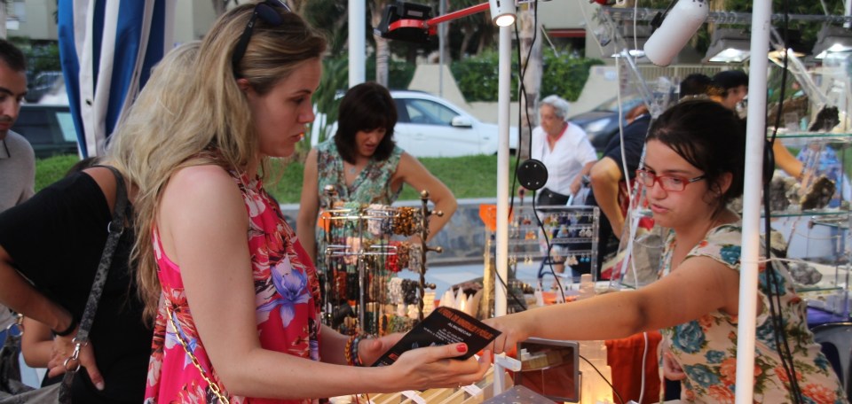 Cientos de personas visitan la II Feria de Minerales y Fósiles de Almuñécar Cientos de personas visitan la II Feria de Minerales y Fósiles de Almuñécar