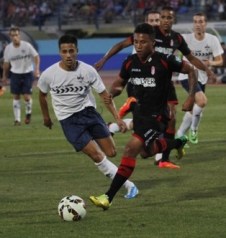 Momento del partido entre el Granada CF y el Almuñécar 77