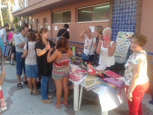 AFAVIDA monta su tradional Feria del Libro Solidaria en la playa de San Cristóbal