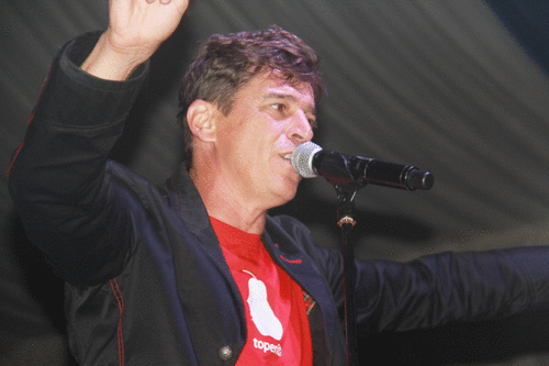 El mejor rock de los 80 y 90 sonó en Almuñécar con "Danza Invisible" 