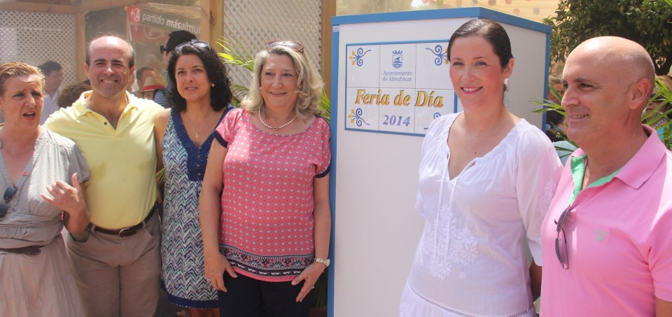 ALCALDESA Y CONCEJALES INAUGURON LA FERIA DE DIA DE ALMUÑECAR 14 2