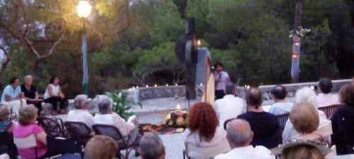 El arpista Rubén Darío González Achucarro ofreció un bello concierto en Punta de la Mona El arpista Rubén Darío González Achucarro ofreció un bello concierto en Punta de la Mona