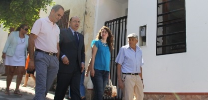 La Diputación apoya la petición de Ítrabo para señalizar la entrada al municipio desde la rotonda de la nueva autovía