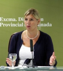 Rueda de prensa de la diputada de Economía, Fomento y Contratación, Inmaculada Hernández