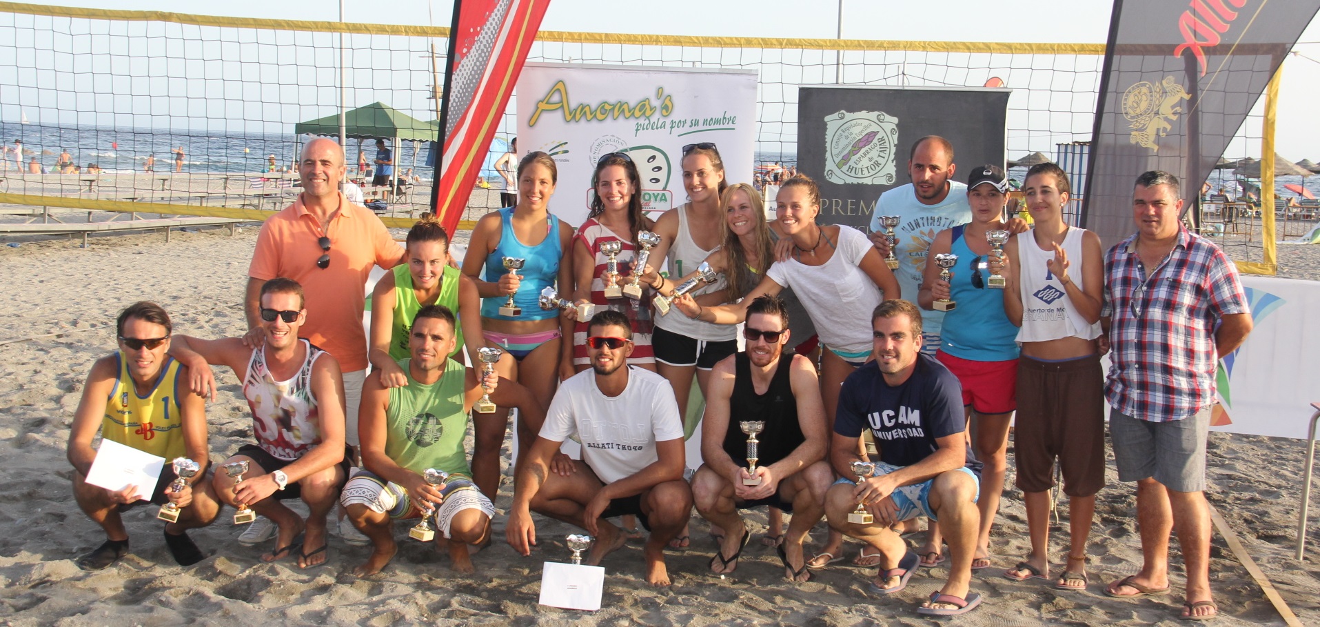 Premiados masculino y femenino del X Circuito de Vóley Playa “Costa Tropical” Premiados masculino y femenino del X Circuito de Vóley Playa “Costa Tropical”