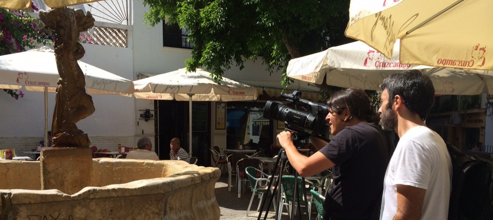 EQUIPO TV GRABANDO EN  PLAZA LOS HIGUITOS 14 2