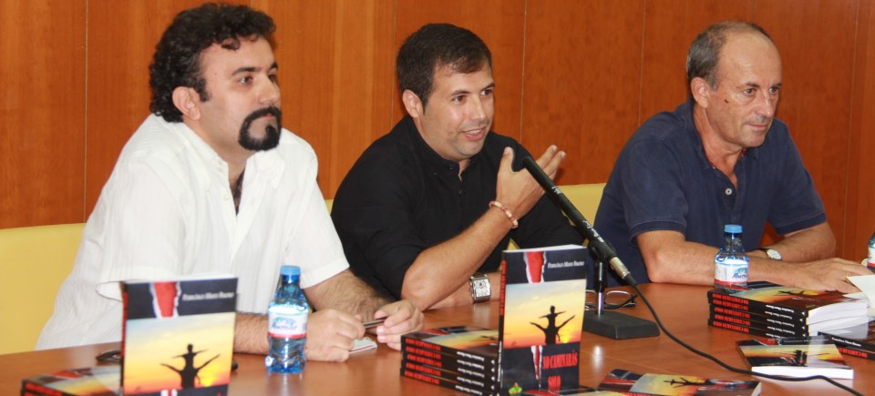 FRANCISCO MURO DURANTE LA PRESENTACION NUEVA NOVELA 14