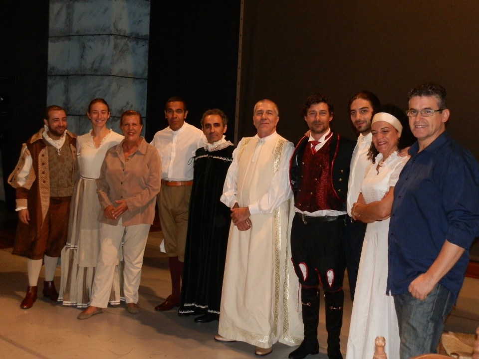 La concejal de Cultura, Olga Ruano, con el director y los actores de 22" El Burlador de Sevilla