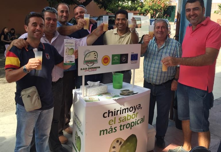 Mostrador de DOP Chirimoya en el homenaje a Miguel Rivas Mostrador de DOP Chirimoya en el homenaje a Miguel Rivas