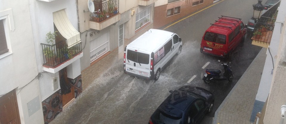 EFECTOS LLUVIA CALLE REAL LA HERRADURA 14