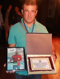 IGNACIO RECOGIÓ PLACA HOMENAJE POSTUMO  A SU PRIMO  14