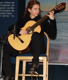 ISABEL MARIA SANCHEZ MILLAN DURANTE SU ACTUACION ANOCHE 14