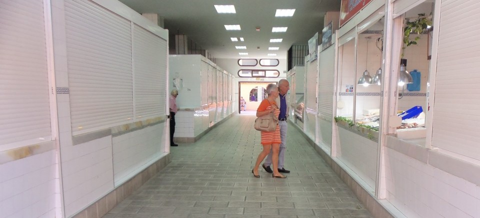 mercado almuñécar pasillos