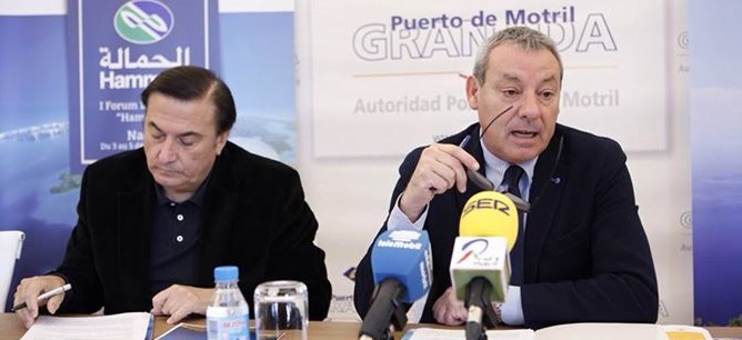 El Presidente de la Autoridad Portuaria, Francisco Álvarez de la Chica, acompañado del Presidente de la Cámara de Comercio de Motril, Ángel Gijón