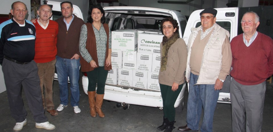 ACTO ENTREGA ACEITE A CARITAS ALMUÑECAR 14