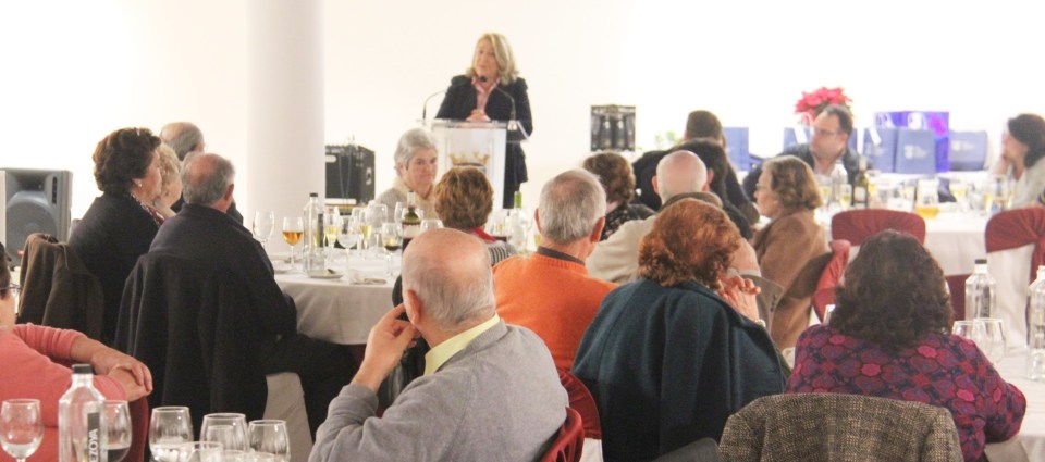 ALCALDESA FELICITÓ LA NAVIDAD A LOS MAYORES DE LA HERRADURA  14