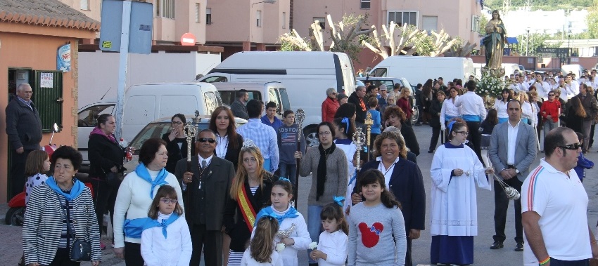 Procesión de la Virgen de la Inmaculada por el barrio de La Carrera de Almuñécar