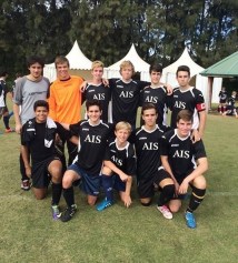 Equipo de fútbol sub 19 del Almuñécar Internacional School campeón en Sotogrande