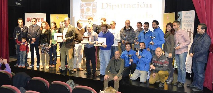 EQUIPO ATLETISMO SEXITANO RECOGIO SU TROFEO DE CAMPEON 2