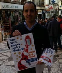 Fdez. Medina promocionando compras reyes Almuñécar