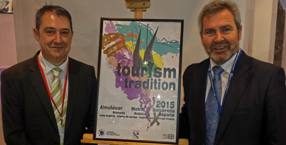 Foto. José García Fuentes, presidente de la Mancomunidad acompañado por el hernamo de la Semana Santa de Motril, Fermín Anguita