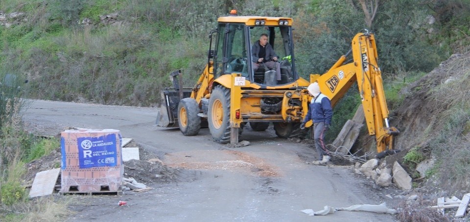 Acondicionamiento y mejora del camino Almenara - Loma del Gato (Almuñécar)