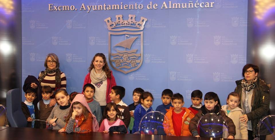 Alumnos de cinco años del CP Virgen de la Antigua visitan el Ayto. de Almuñécar 2