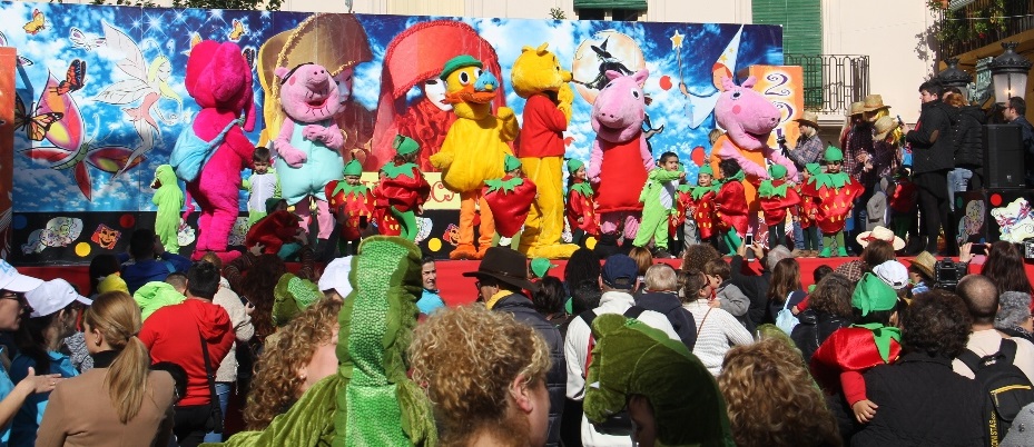 Con un pasacalles de los alumnos de los Centros Infantiles comienza el Carnaval