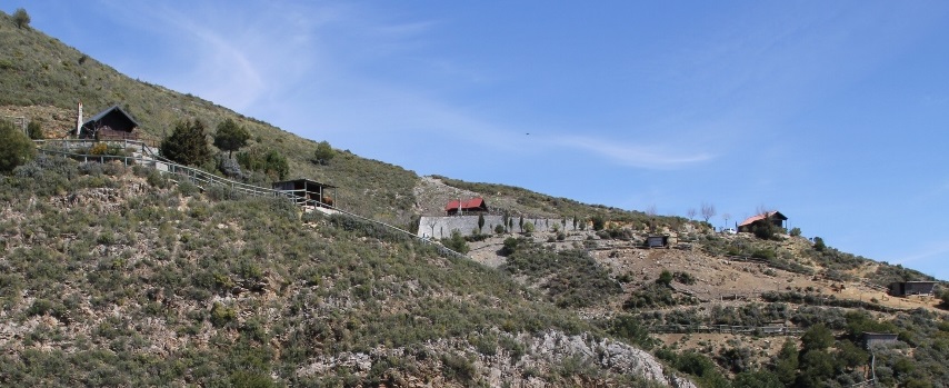 CABAÑAS DE MADERA EN PARQUE PEÑA ESCRITA ALMUÑECAR 2