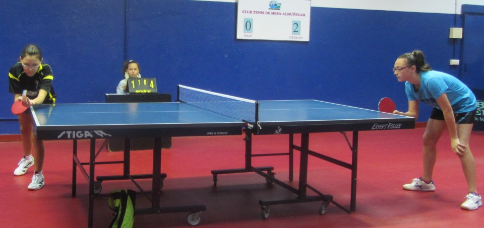 MARIA MARIN (I) FRENTE A ANGELES ORTIZ EN CTM ALMUÑECAR 2