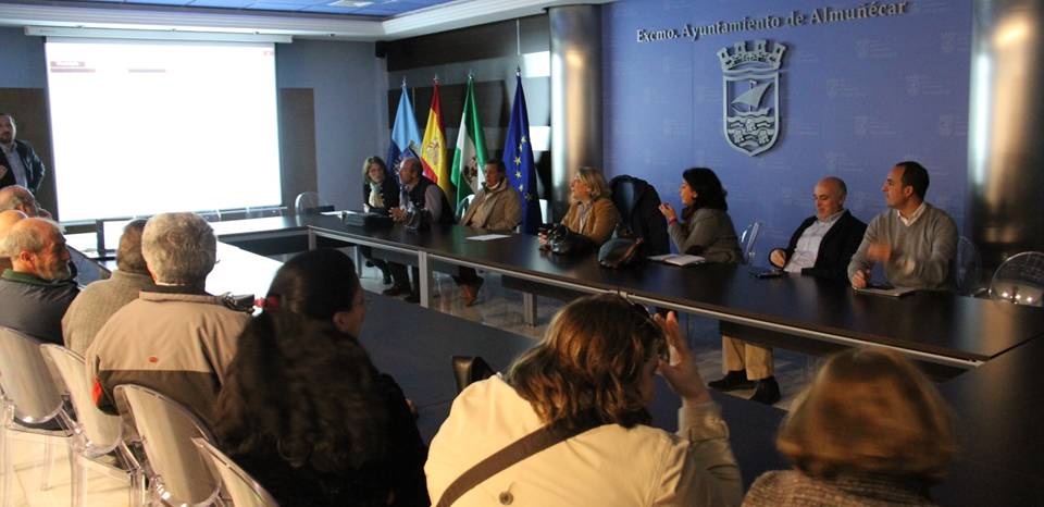 Sesión extraordinaria en el salón de actos del Ayuntamiento de Almuñécar