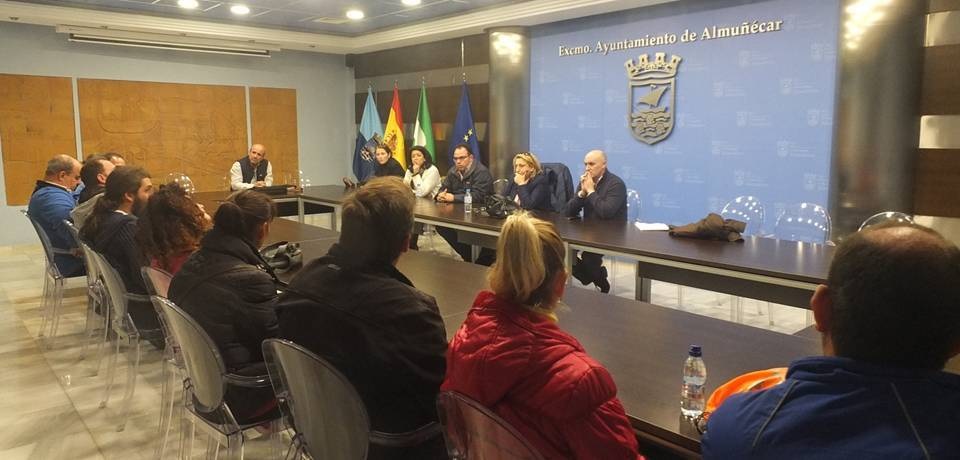 Reunión de la alcaldesa de Almuñécar y miembros del Equipo de Gobierno con trabajadores y empresa de Turismo Tropical, el pasado jueves