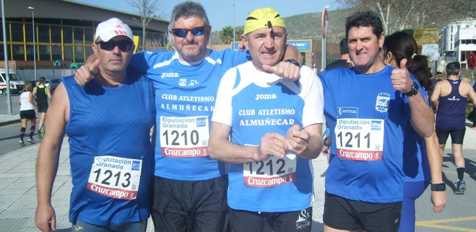 Deportistas del Club Atletismo Almuñécar en la 'XIV Prueba de Fondo de Loja'