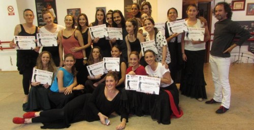 Alumnos del nivel avanzado que han participado en las clases magistrales que "Farruquito" ha impartido en Almuñécar