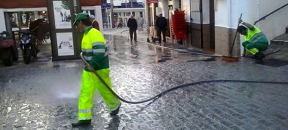 BALDEO Y RETIRADA CERA EN LA ZONA DE LA CARRRERA 15 2