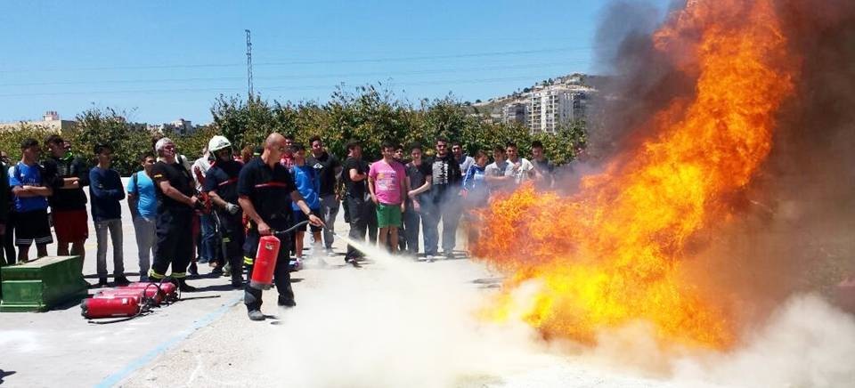 BOMBERO ALMUÑECAR APAGA FUEGO DEMOSTRACION 15 2